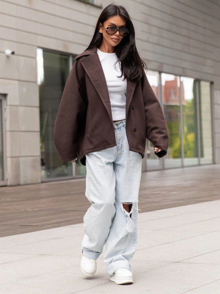 Oversizowy krótki PŁASZCZ KURTKA o szerokim kroju czekoladowy E515