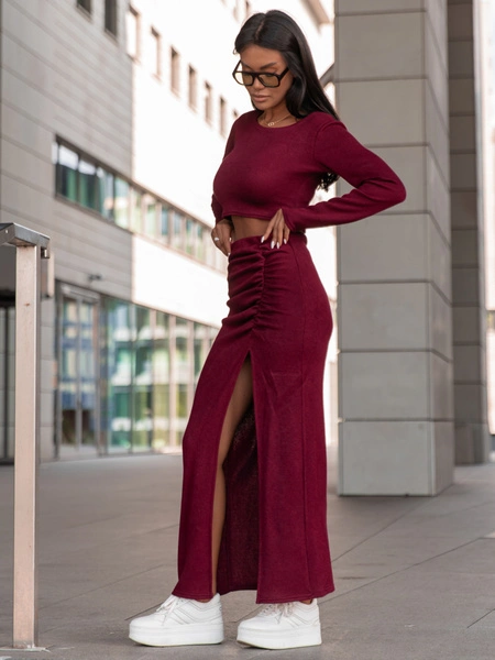 Swetrowy KOMPLET dopasowana bluzka i drapowana spódnica maxi bordowy X358
