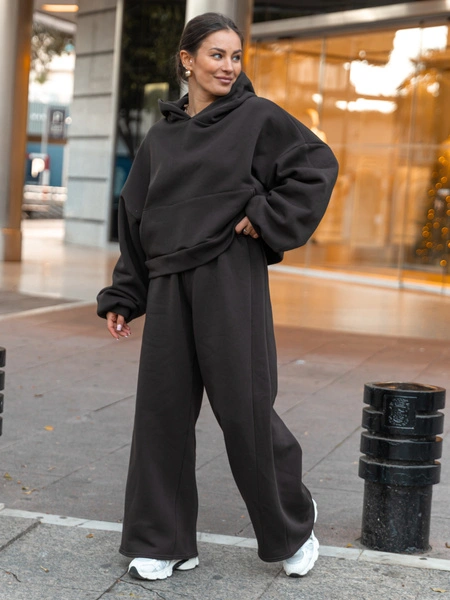 Bawełniane dresowe SPODNIE szeroki krój bez ściągaczy z dresu drapanego dark chocolate X512