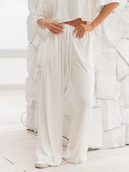 Szerokie SPODNIE z wiskozy ze średnim stanem z gumką w pasie ecru X202 k01