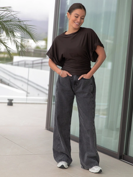 Wiskozowa BLUZKA kimono z marszczeniem po bokach z krótkim rękawem czekoladowa X501