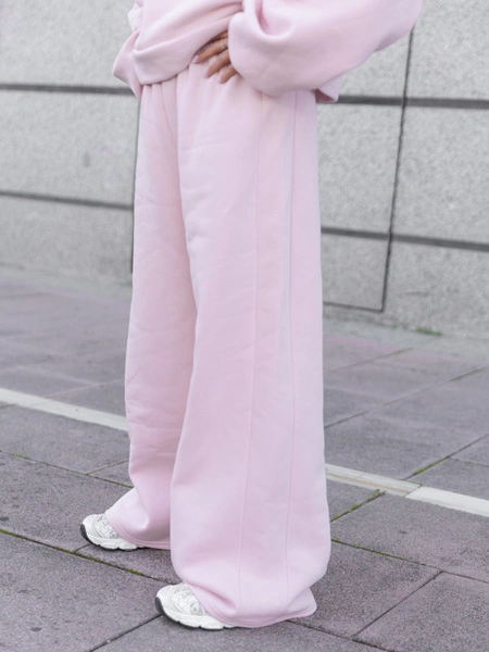 Bawełniane dresowe SPODNIE szeroki krój bez ściągaczy z dresu drapanego baby pink X512