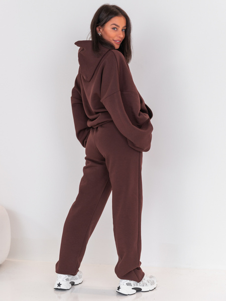 Bawełniana BLUZA z drapanego dresu z kapturem na stójce z kieszeniami kangurka brązowa E1