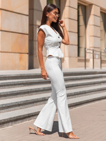 Dopasowane SPODNIE z szerokimi nogawkami z wiskozy białe X258 k01