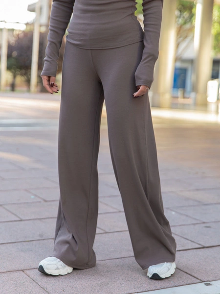 Bawełniane luźne SPODNIE z szerokimi nogawkami z dzianiny prążkowanej dark mokka X462 k01