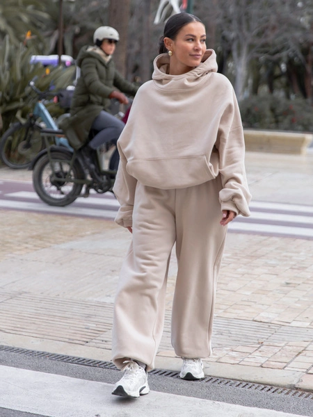 Oversizowy KOMPLET z drapanego bawełnianego dresu bluza z kapturem na stójce kangurka i spodnie szerokie baggy beżowy E1 + E643