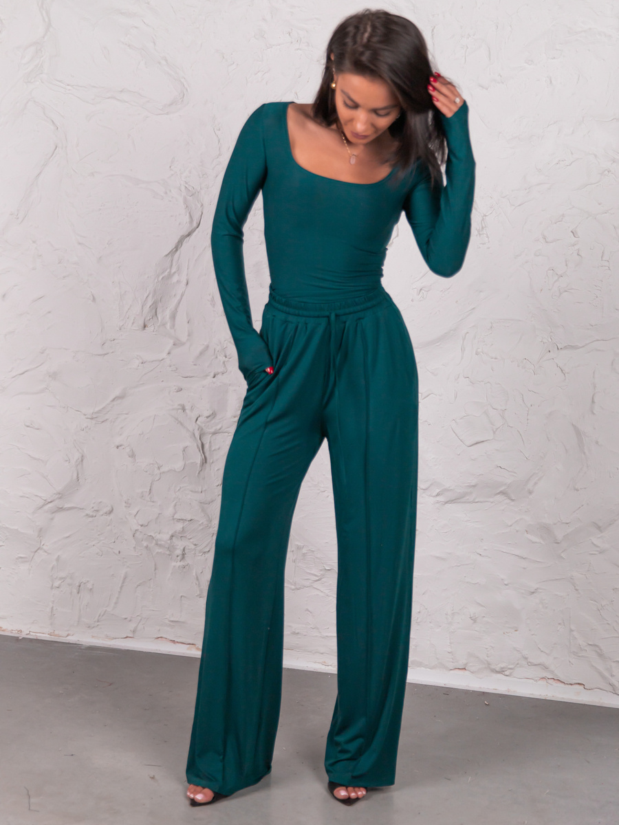 Luźne SPODNIE z szerokimi nogawkami z przeszyciem z wiskozy zielone E648 K01