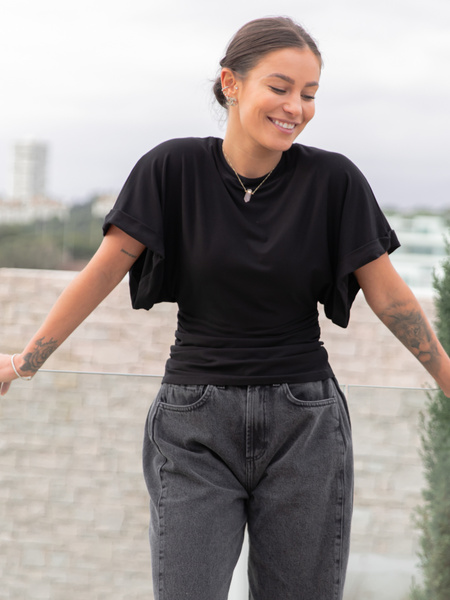 Wiskozowa BLUZKA kimono z marszczeniem po bokach z krótkim rękawem czarna X501