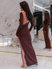 Elegancka dopasowana SUKIENKA maxi z wycięciem na plecach brązowa E637 k01