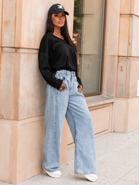 Luźny codzienny SWETER o klasycznym splocie z dekoltem w serek czarny X301