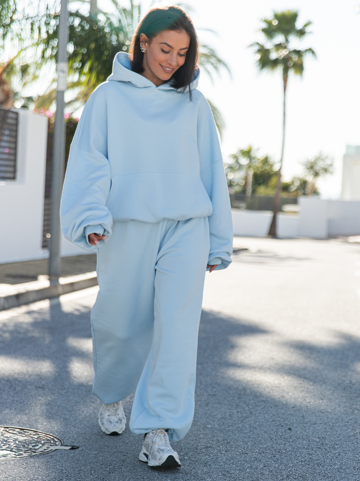 Viralowa Dresowa bawełniana BLUZA z kapturem oversize szeroka baby blue E644 k01
