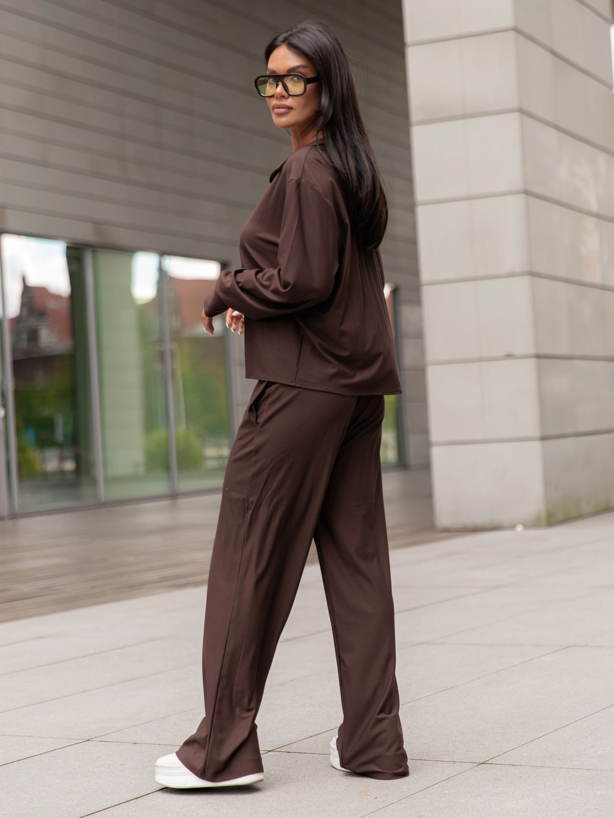 Wiskozowy codzienny KOMPLET lużna bluzka o kroju koszuli i luźne spodnie czekoladowy X357 k01