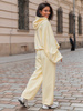 Luźne SPODNIE baggy z bawełnianej dresówki niedrapanej od wewnątrz butter yellow jasny żółty X151 k01