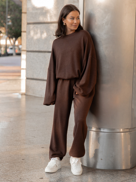 Codzienny KOMPLET dres ze swetrowej dzianiny oversizowa bluza i luźne spodnie ze ściągaczami brązowy X452