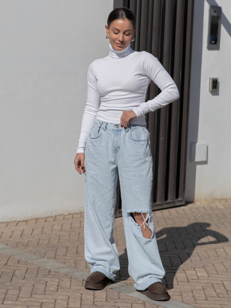 Bawełniana BLUZKA z golfem z dzianiny prążkowanej biała X463