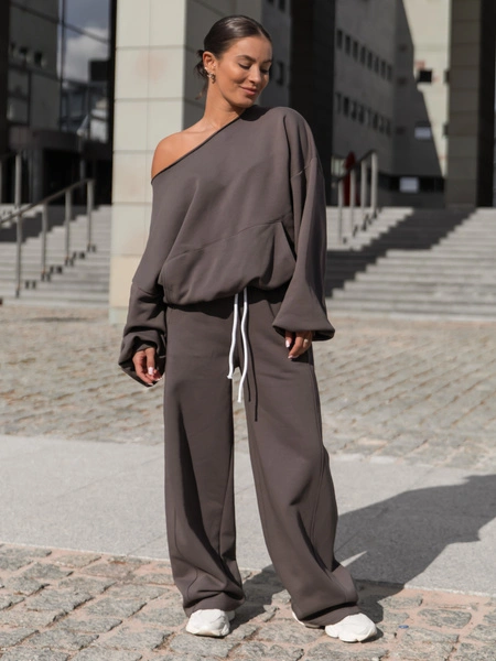 Dresowe bawełniane SPODNIE oversize ze średnim stanem z przeszyciami dark mokka X401