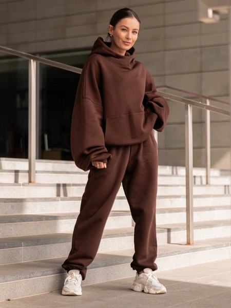 Viralowa Bawełniana BLUZA z drapanego dresu z kapturem na stójce z kieszeniami kangurka brązowa E1