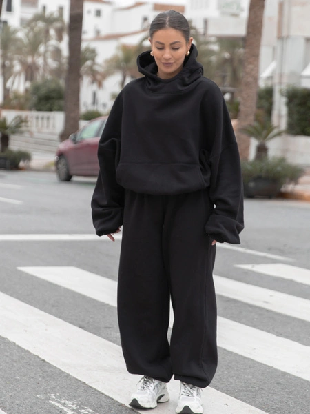 Viralowa Bawełniana BLUZA z drapanego dresu z kapturem na stójce z kieszeniami kangurka czarna E1