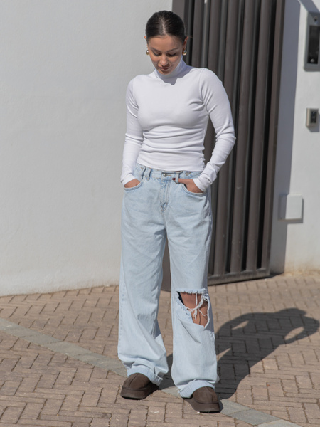 Bawełniana BLUZKA z golfem z dzianiny prążkowanej biała X463