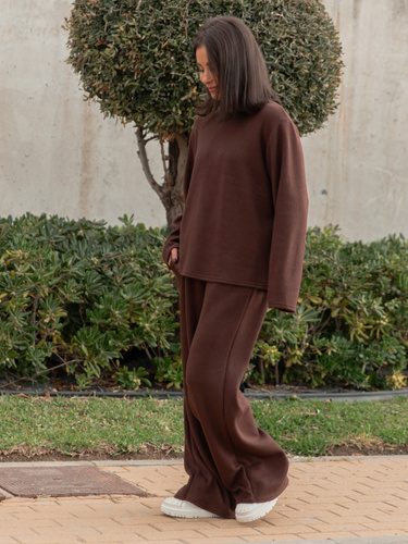 KOMPLET z dzianiny swetrowej oversizowa bluzka i szerokie spodnie brązowy X453