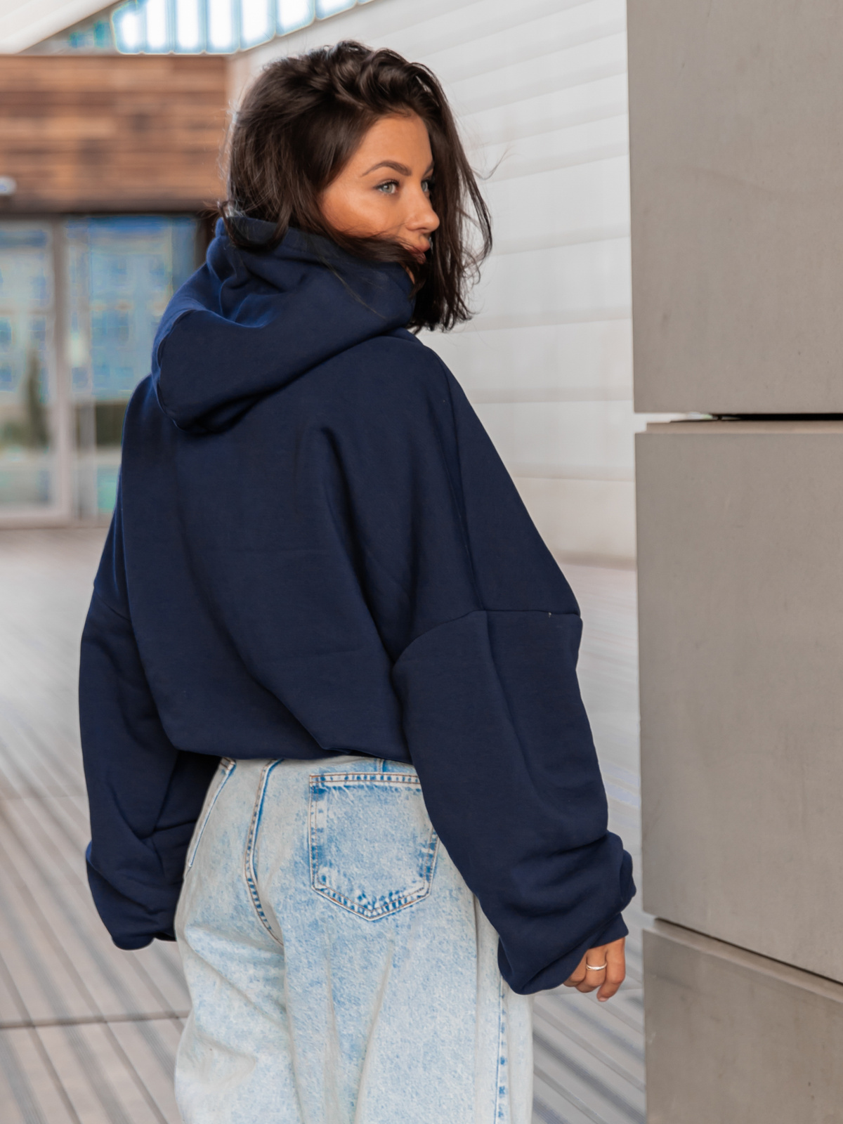 Viralowa Bawełniana BLUZA z drapanego dresu z kapturem na stójce z kieszeniami kangurka navy blue E1