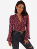 Zwiewna bluzka z dekoltem wiązana na plecach bordowa w małe kwiatki C146 k01