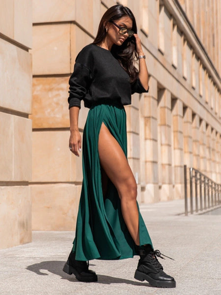 Rozkloszowana maxi SPÓDNICA z rozporkami po bokach zielona X311 k01