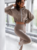 Komplet krótka bluza dresowa i legginsy z prążka cappuccino c461 k01