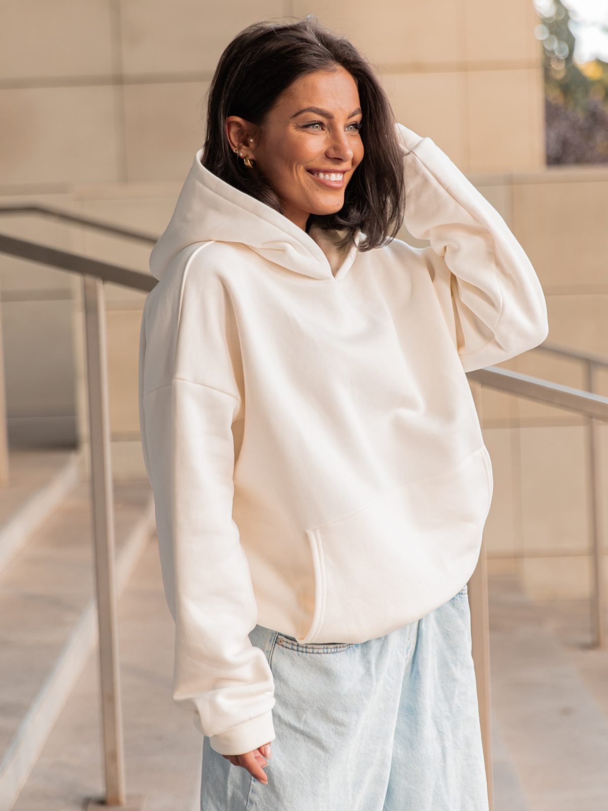 Dresowa bawełniana BLUZA z kapturem kangurka o klasycznym kroju ecru X350