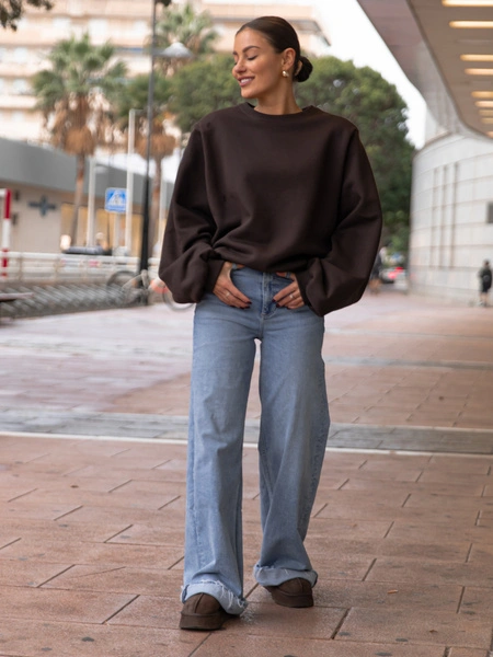 Oversizowa bawełniana BLUZA z drapanego dresu z poduszkami na ramionach dark chocolate X469 k01