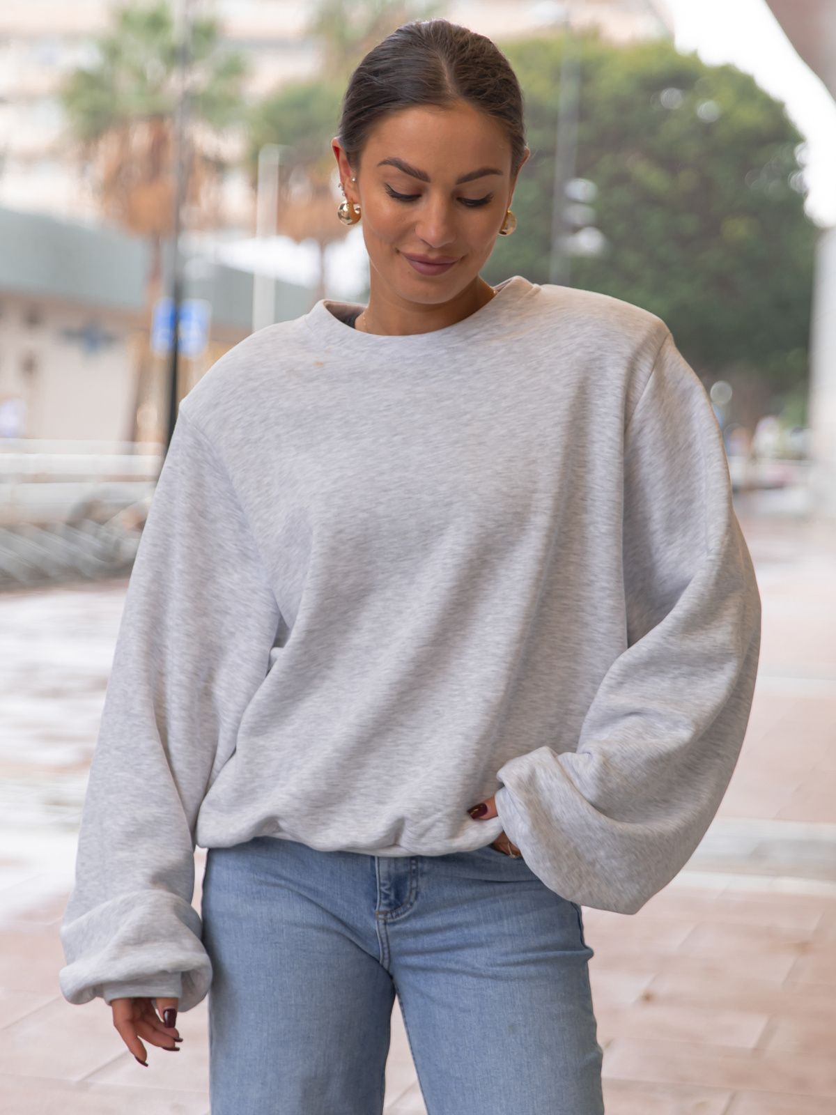 Oversizowa bawełniana BLUZA z drapanego dresu z poduszkami na ramionach szary melanż X469