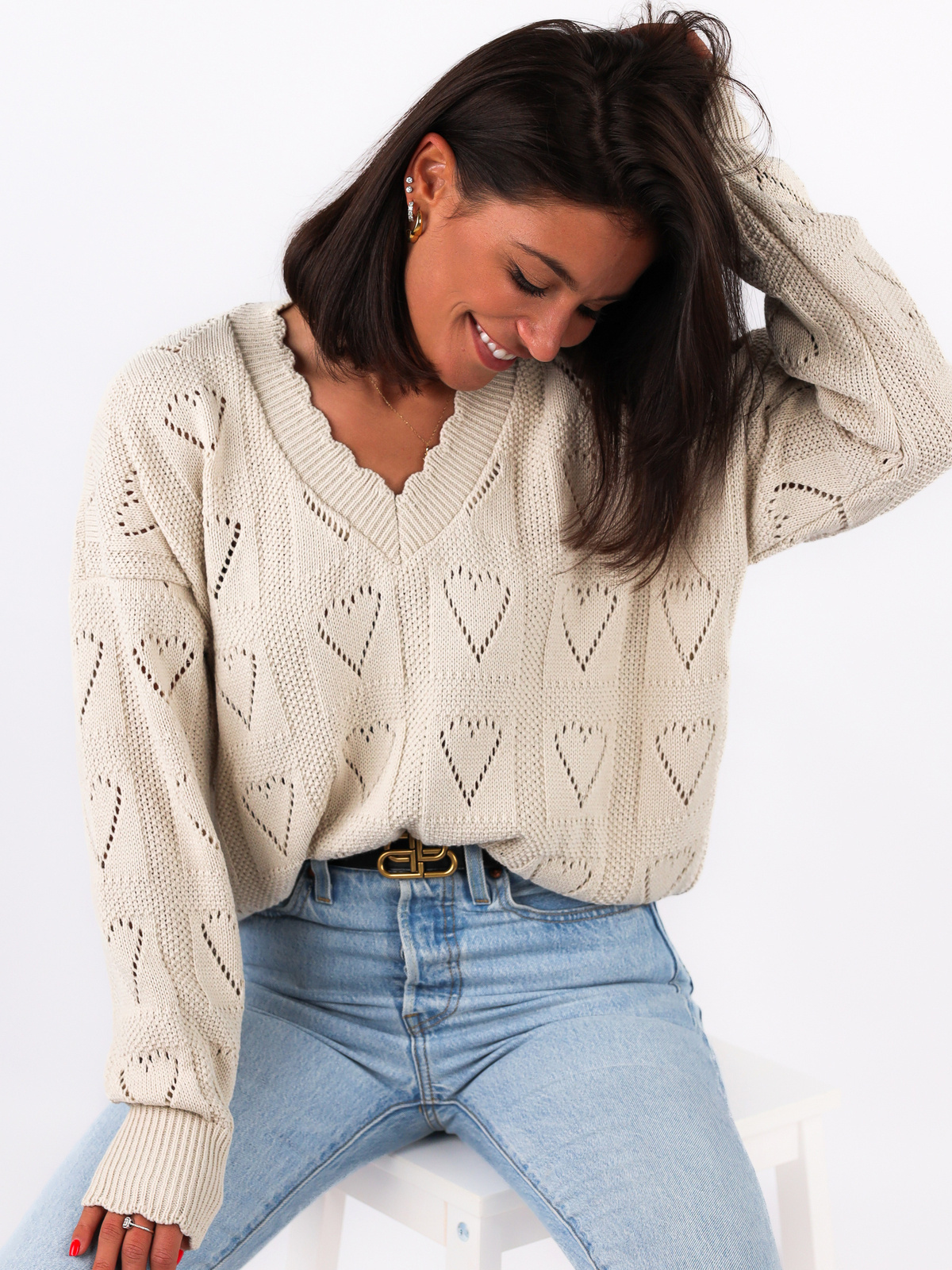 Ażurowy wiosenny sweter z dekoltem V beżowy S2