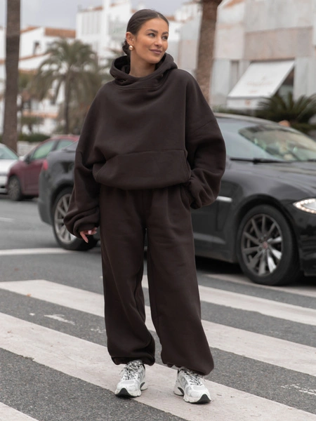 Oversizowy KOMPLET z drapanego bawełnianego dresu bluza z kapturem na stójce kangurka i spodnie szerokie baggy czekoladowy E1 + E643