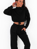 Swetrowy komplet krótka bluza i spodnie z wysokim stanem czarny 15137 k01