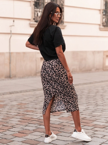 SPÓDNICA o długości midi dopasowana z rozporkiem z gładkiej dzianiny panterka E418