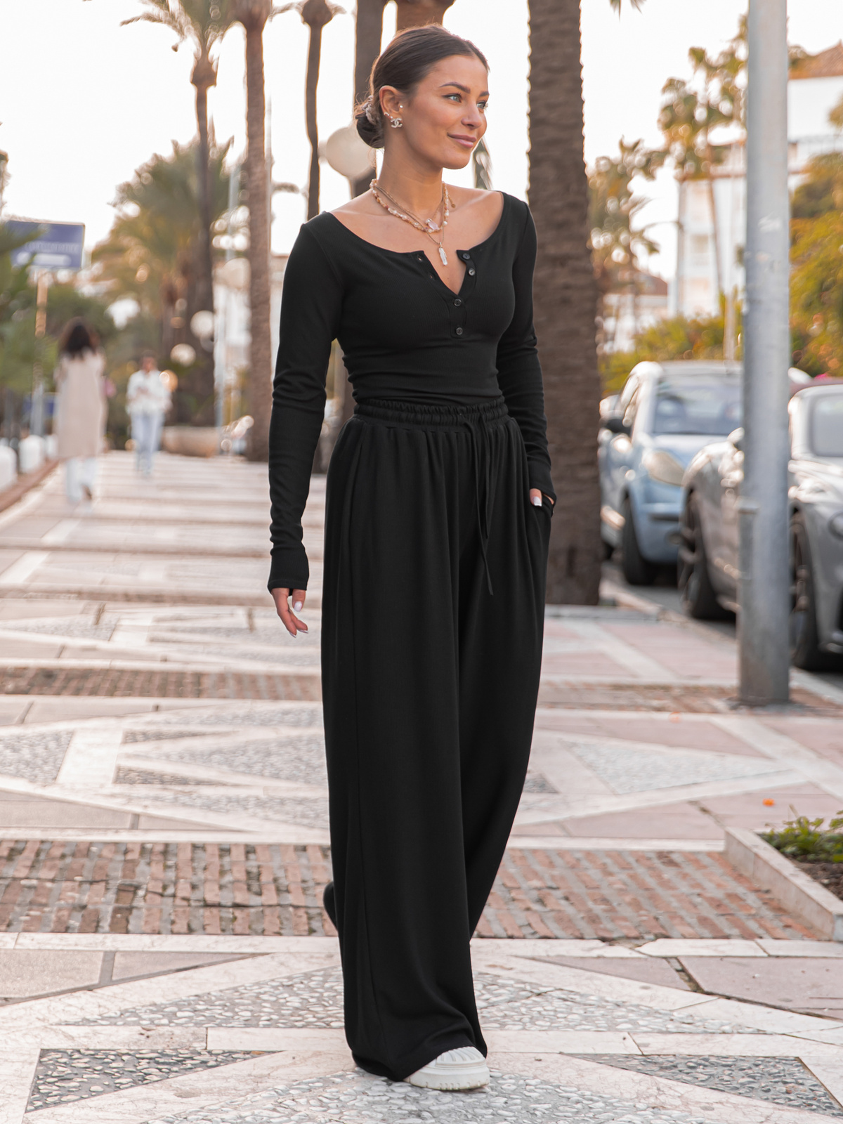 ZESTAW z prążkowanej dzianiny: Luźne SPODNIE X507 + Dopasowana BLUZKA z guzikami X503