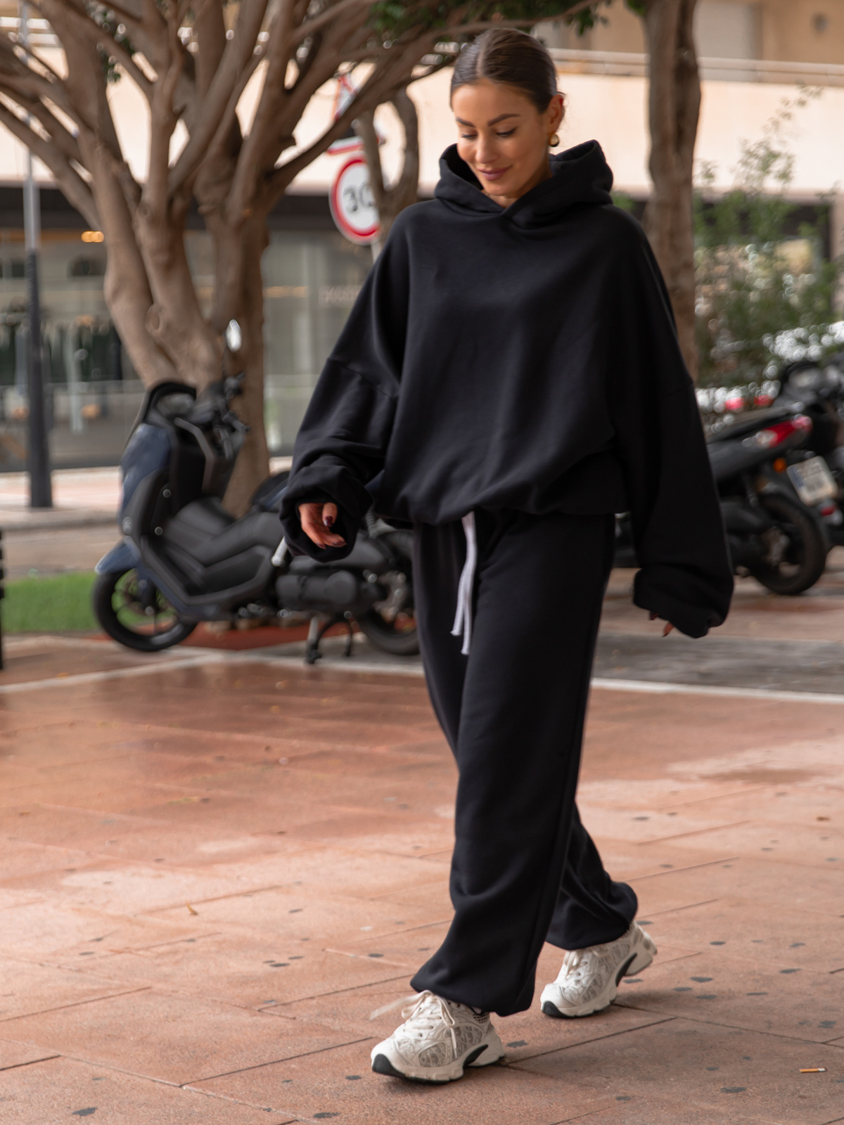 ZESTAW DRESOWY: Bawełniana BLUZA z dresu drapanego z kapturem X478 + Dresowe SPODNIE baggy niski stan X403