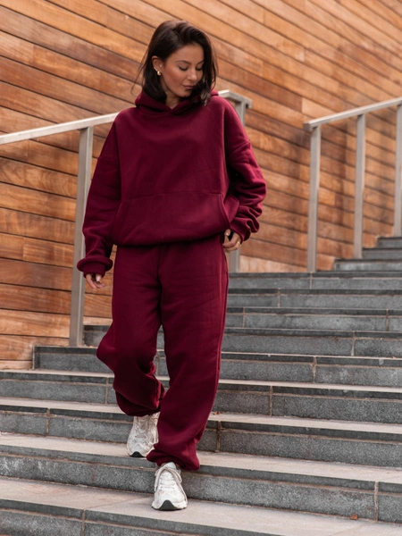 Dresowa bawełniana BLUZA z kapturem kangurka o klasycznym kroju bordowa X350