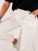 Dresowe bawełniane spodnie z przeszyciami białe d119 k01