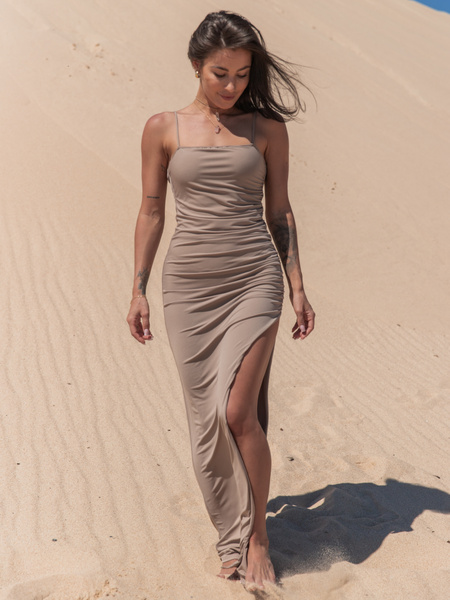 Maxi SUKIENKA na ramkach drapowaniem i wycięciem na nogę cappuccino X112 k01