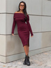 Dopasowana codzienna SUKIENKA swetrowa o klasycznym splocie opuszczana na ramiona bordowa X412 k01