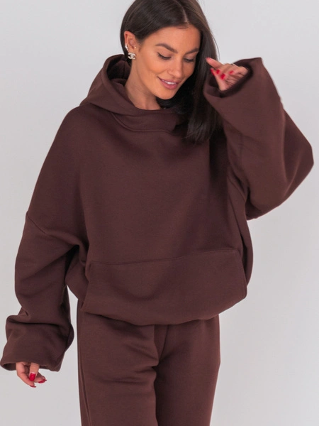 Bawełniana BLUZA z drapanego dresu z kapturem na stójce z kieszeniami kangurka brązowa E1