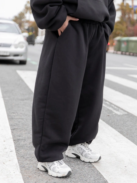 Zestaw dresowy oversize – bluza z kapturem + spodnie barrel | kolor czarny