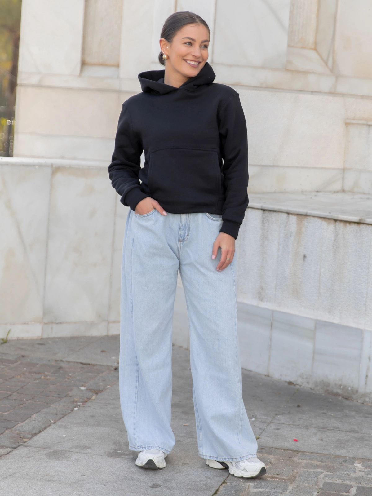 Dresowa bawełniana BLUZA z kapturem regular fit czarna X554