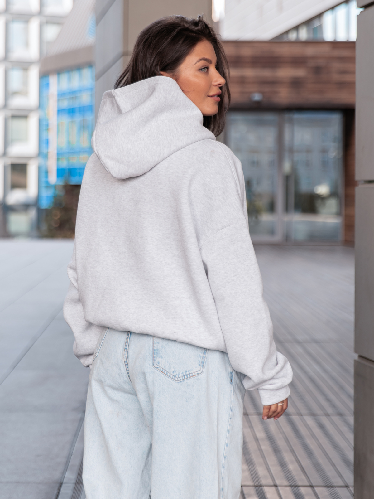 Dresowa bawełniana BLUZA z kapturem kangurka o klasycznym kroju szary melanż X350