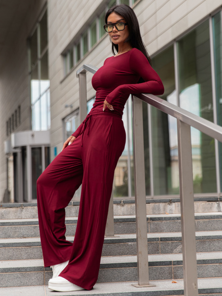 Wiskozowy KOMPLET dopasowana bluzka z długim rękawem i luźne spodnie bordowy E351