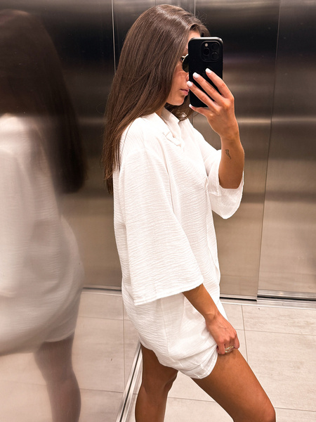 Codzienny letni KOMPLET z materiału ala len długa koszula i krótkie spodenki biały E307 k01