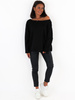 Luźny sweter opuszczany na ramię oversize czarny c401 k01