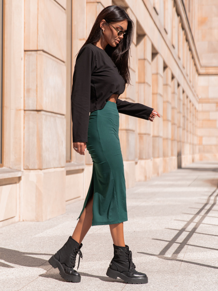 Obcisła midi SPÓDNICA z efektem push up z gładkiej dzianiny zielona X310 k01