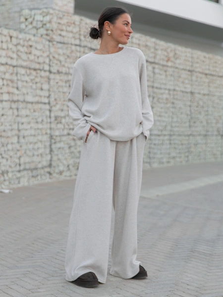 KOMPLET z dzianiny swetrowej oversizowa bluzka i szerokie spodnie beżowy X453